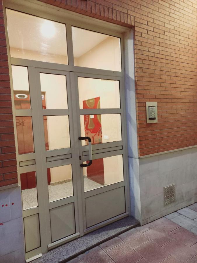 Apartamento Centrico Para 3 Con Wifi Y Garaje Tudela de Duero Bagian luar foto