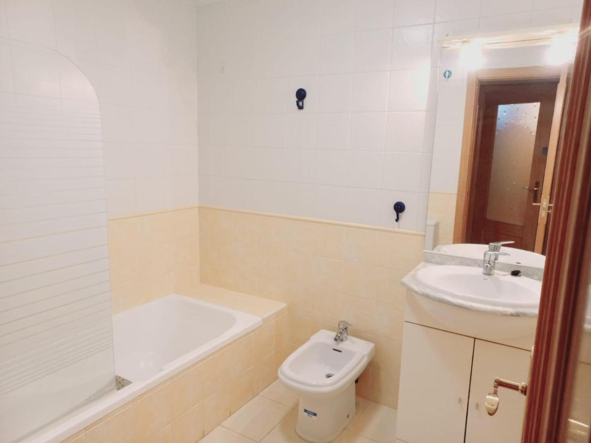 Apartamento Centrico Para 3 Con Wifi Y Garaje Tudela de Duero Bagian luar foto